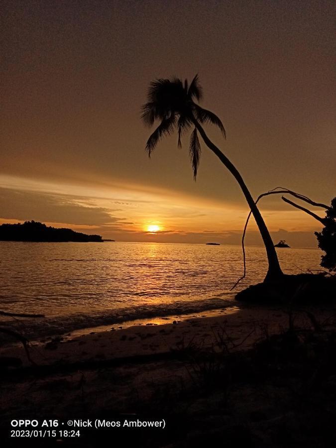 Meos Ambower Homestay Raja Ampat Fam Exterior foto