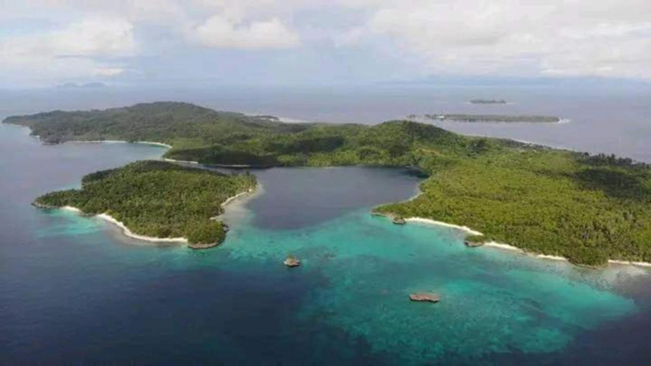 Meos Ambower Homestay Raja Ampat Fam Exterior foto