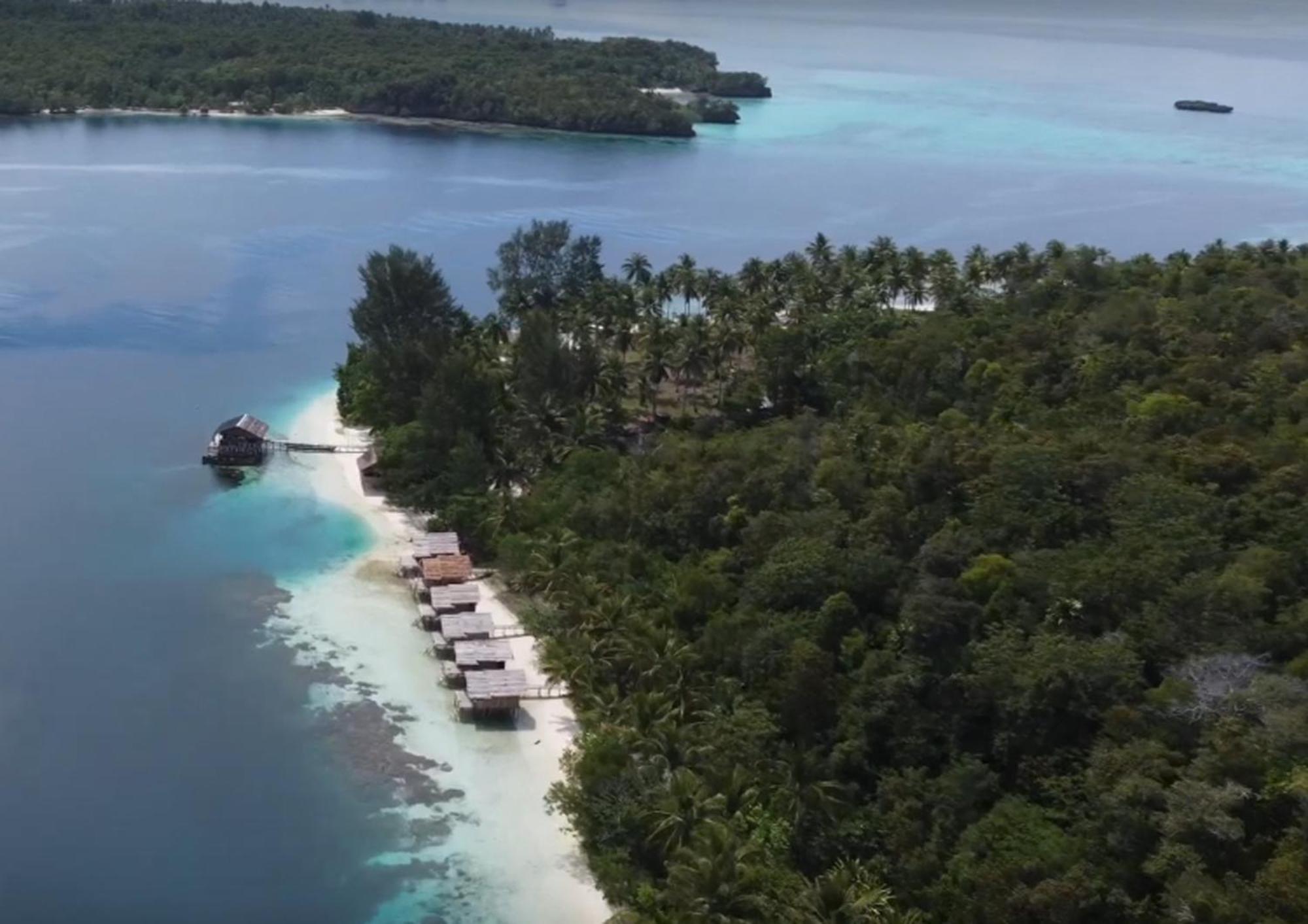 Meos Ambower Homestay Raja Ampat Fam Exterior foto