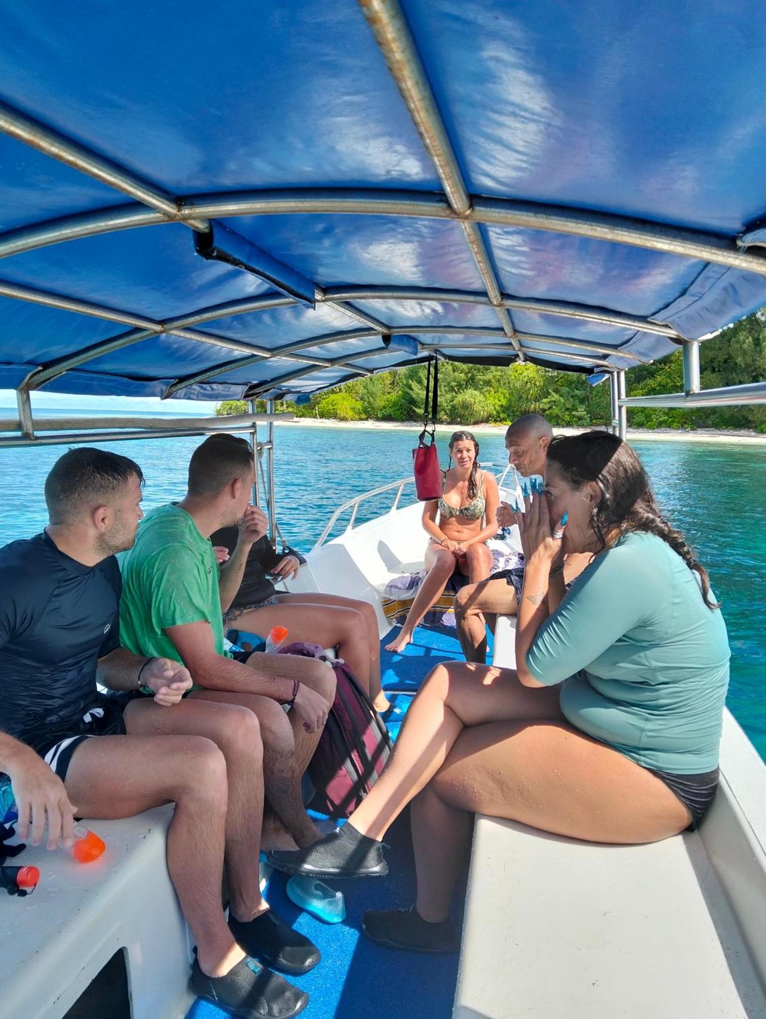 Meos Ambower Homestay Raja Ampat Fam Exterior foto