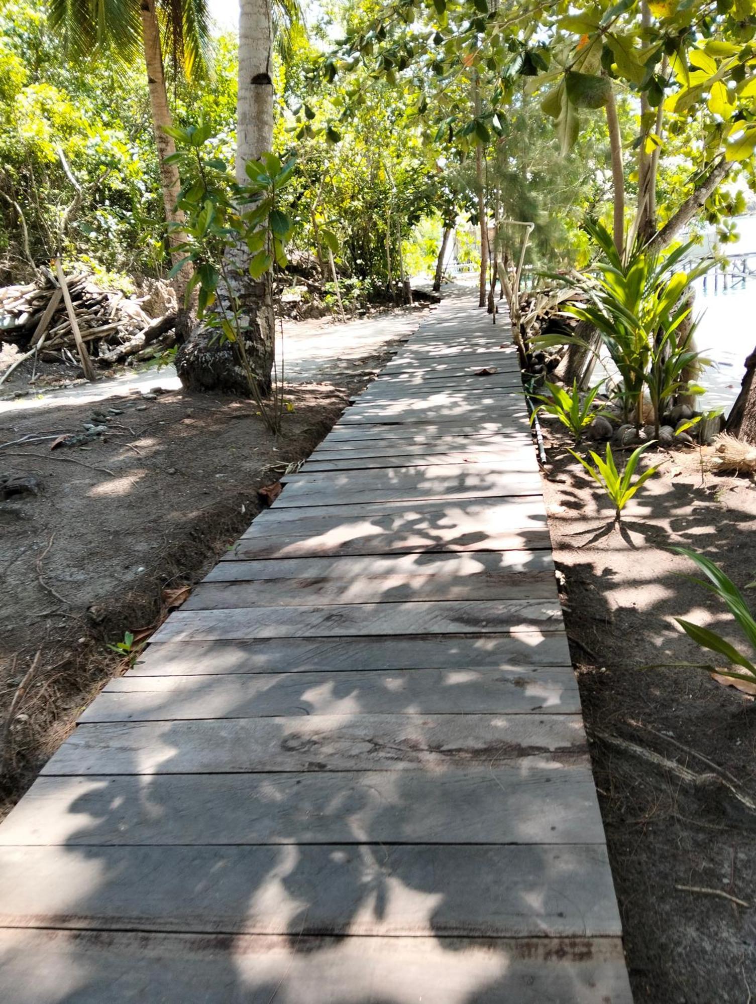 Meos Ambower Homestay Raja Ampat Fam Exterior foto